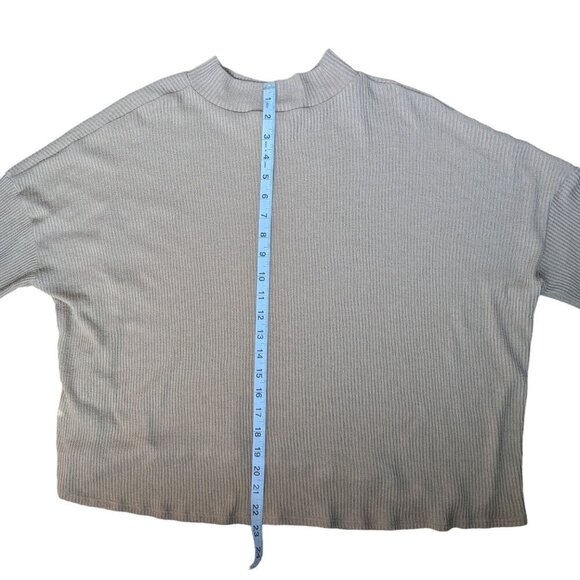 H&M Long Sleeve Beige Mock Turtleneck, Ribbed,  Oversized Sweater Women Size L - Picture 5 of 6